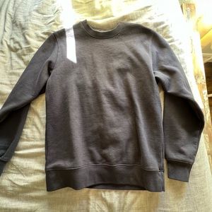 BRANDY MELVILLE DARK BLUE SWEATSHIRT